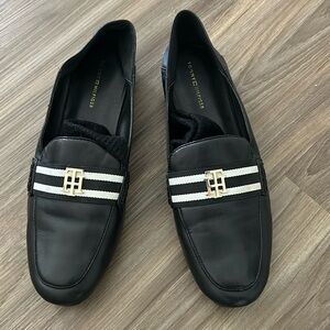 Tommy Hilfiger black loafers, like new.